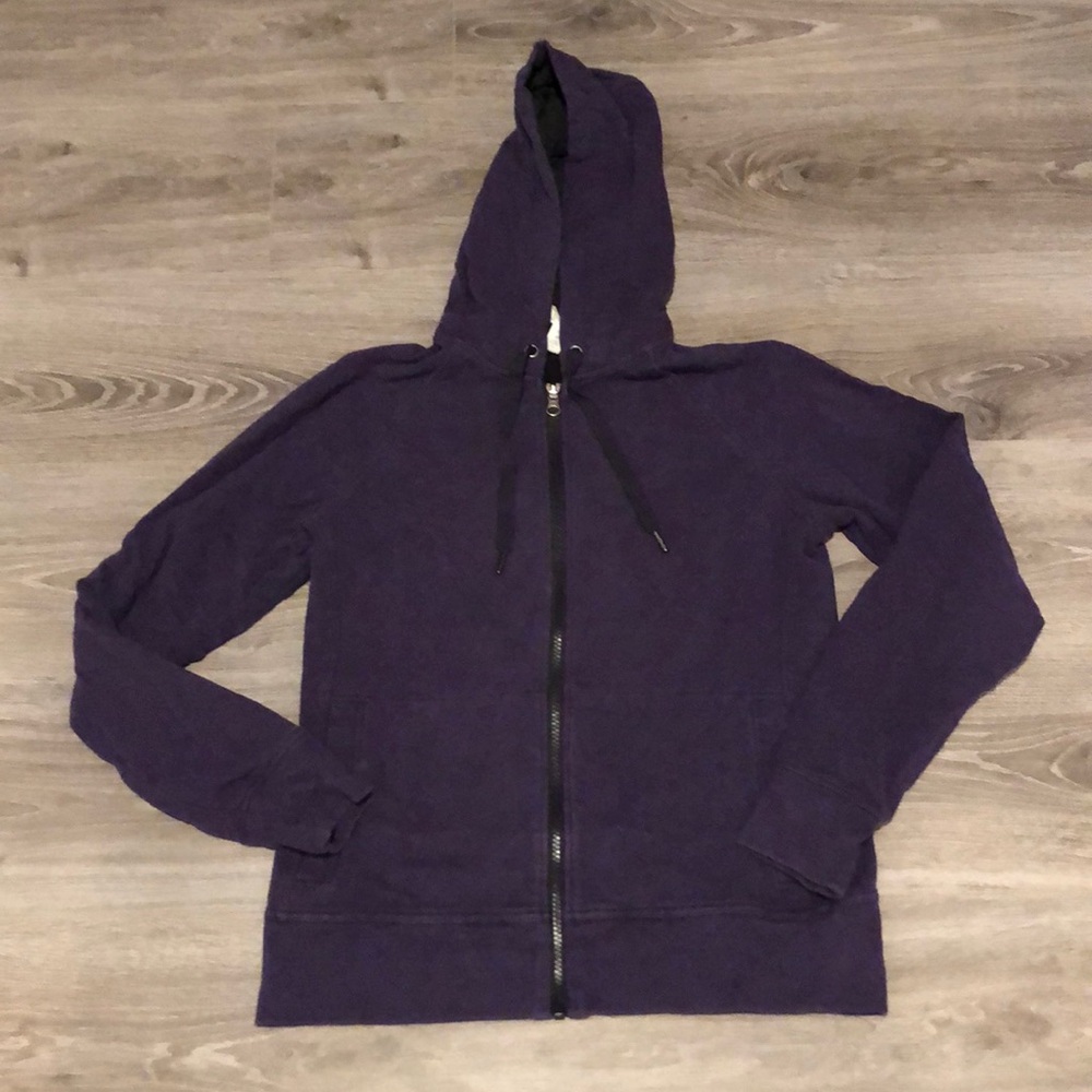 Woman’s Lululemon sweatshirt